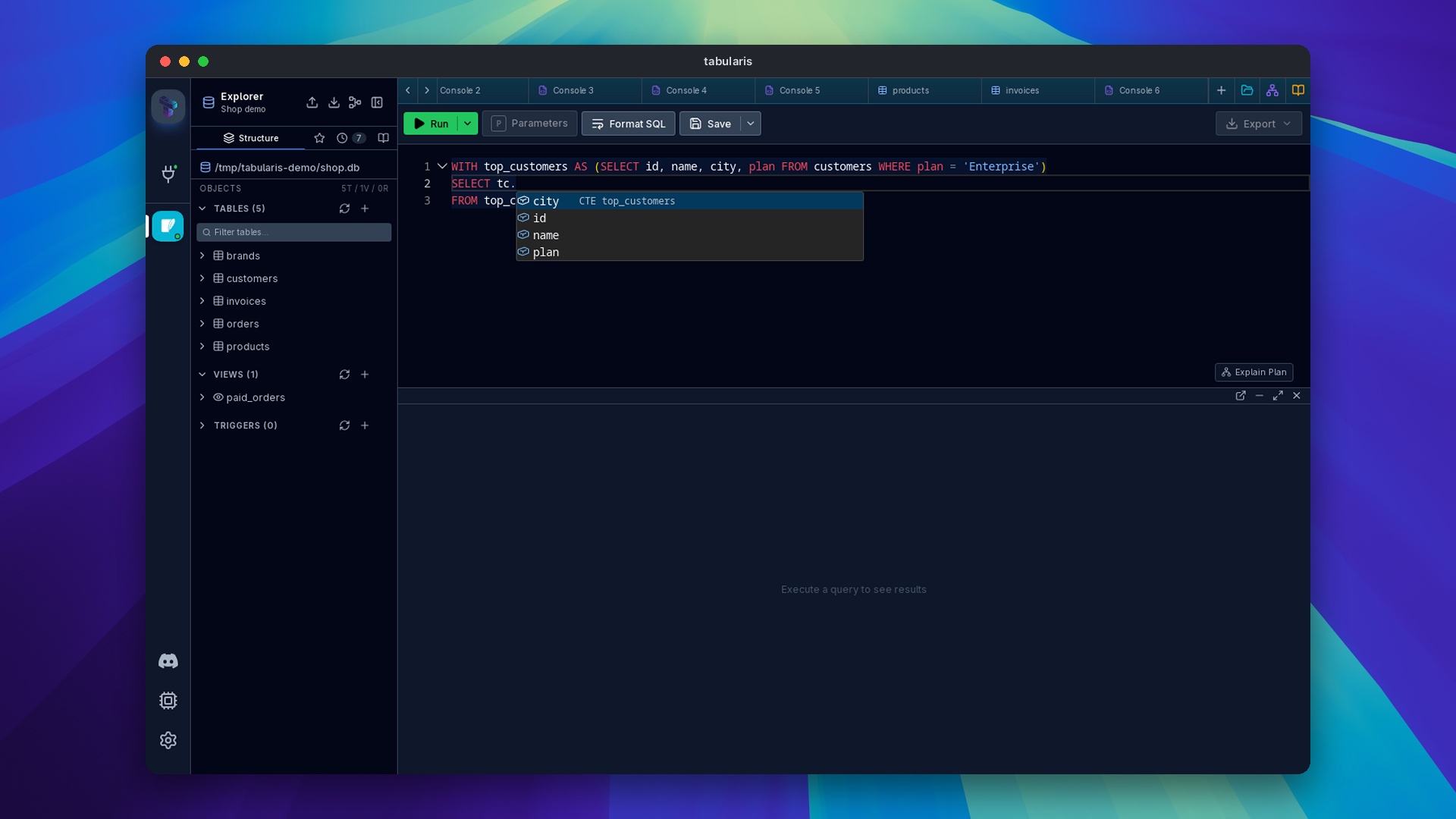 Autocomplete after tc. suggesting the columns of the top_customers CTE